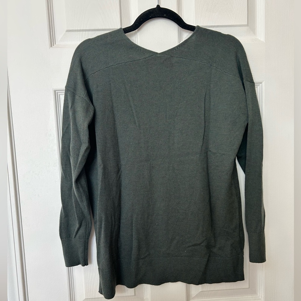 Ann Taylor LOFT Long Sleeve V Neck Sweater - Green - Picture 3 of 3